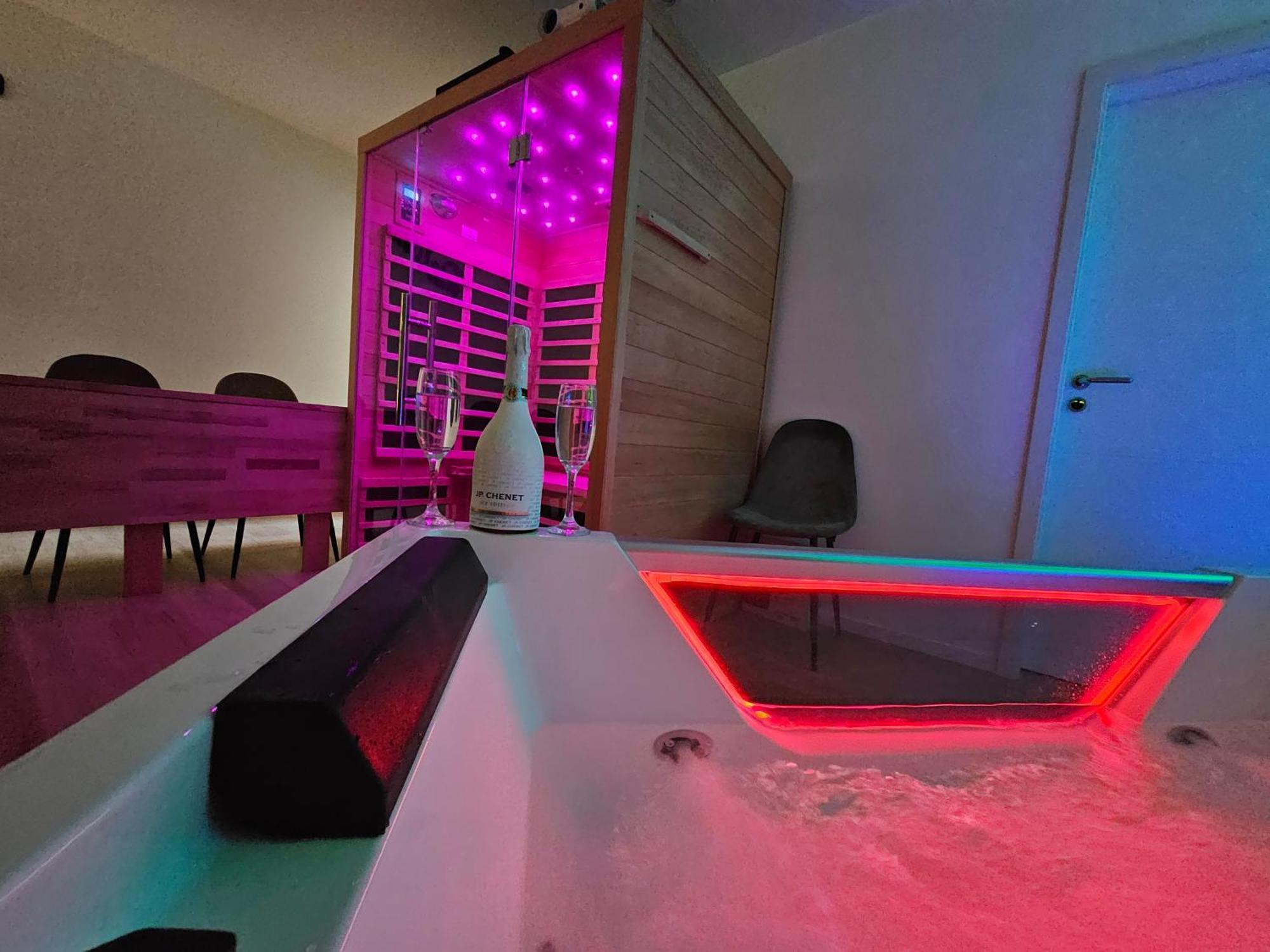 L'Appart Spa, Jacuzzi & Sauna Lejlighed Differdange Eksteriør billede